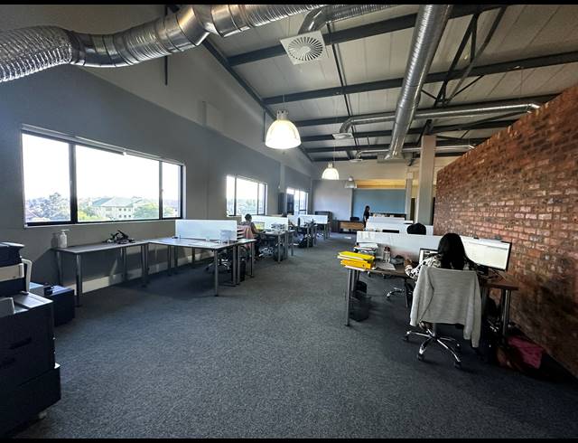 528M² OFFICE FOR SALE IN SUNNINGHILL